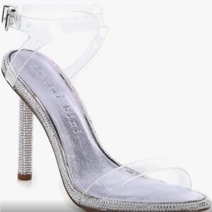 New Gianni Bini sandals